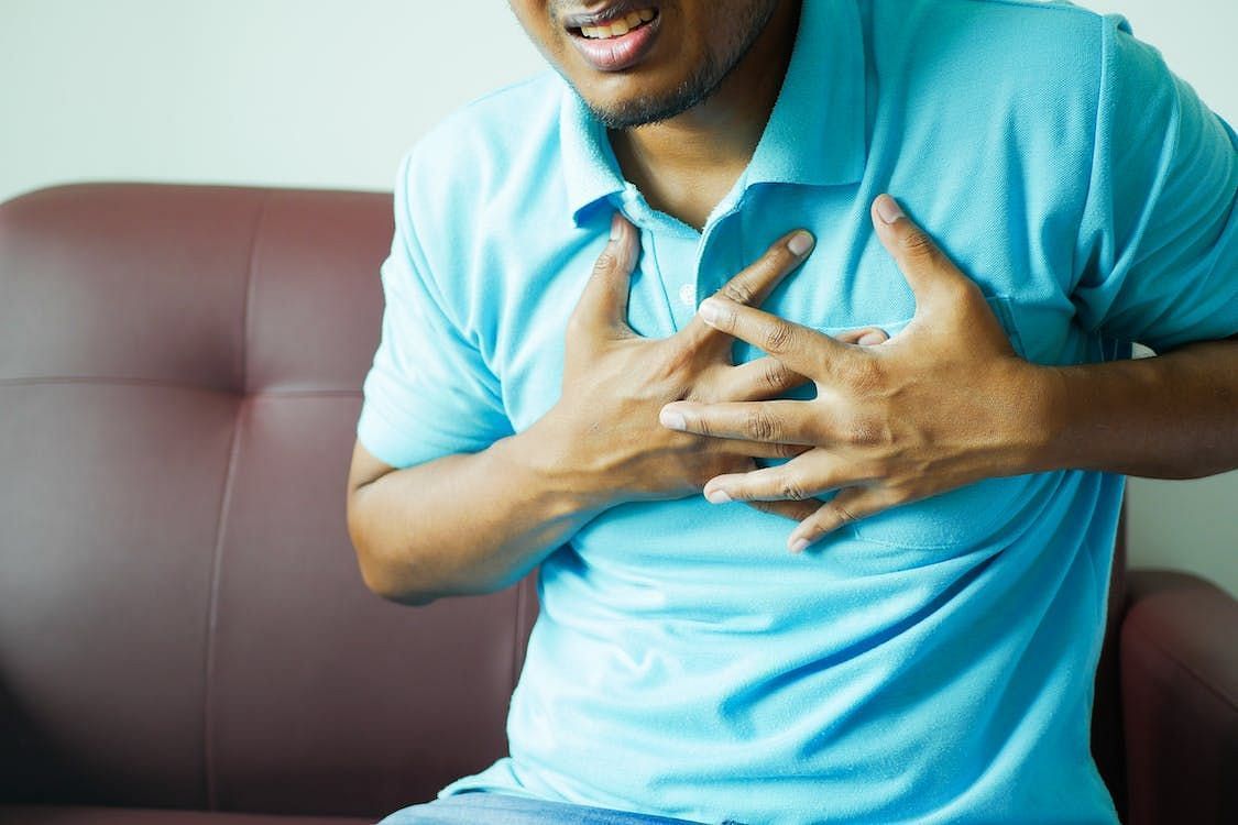 Chest Pain When Coughing - Causes and Remedies(Image via Pexels/Towfiqu Barbhuyia)