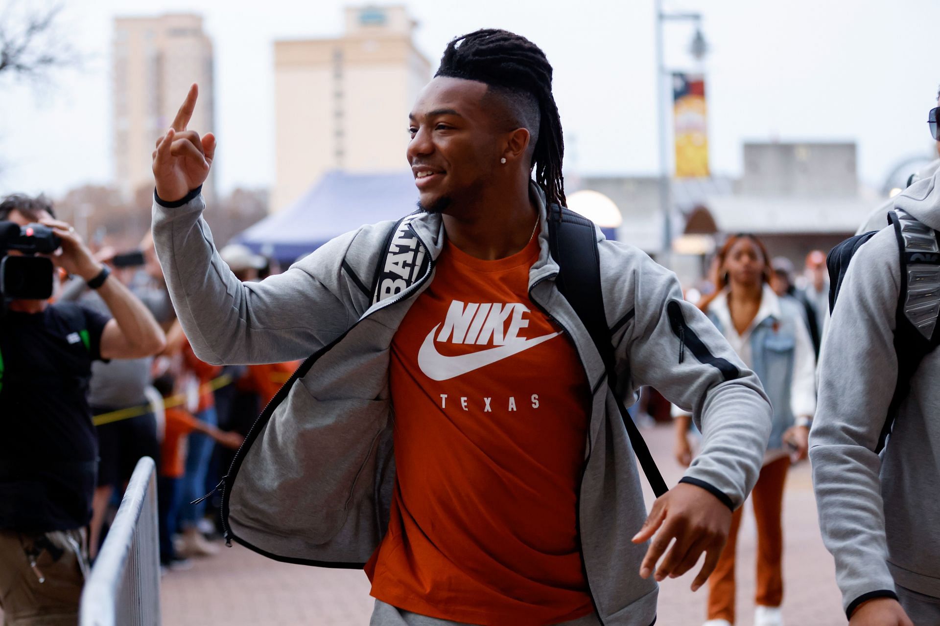 Bijan Robinson: Valero Alamo Bowl - Washington v Texas