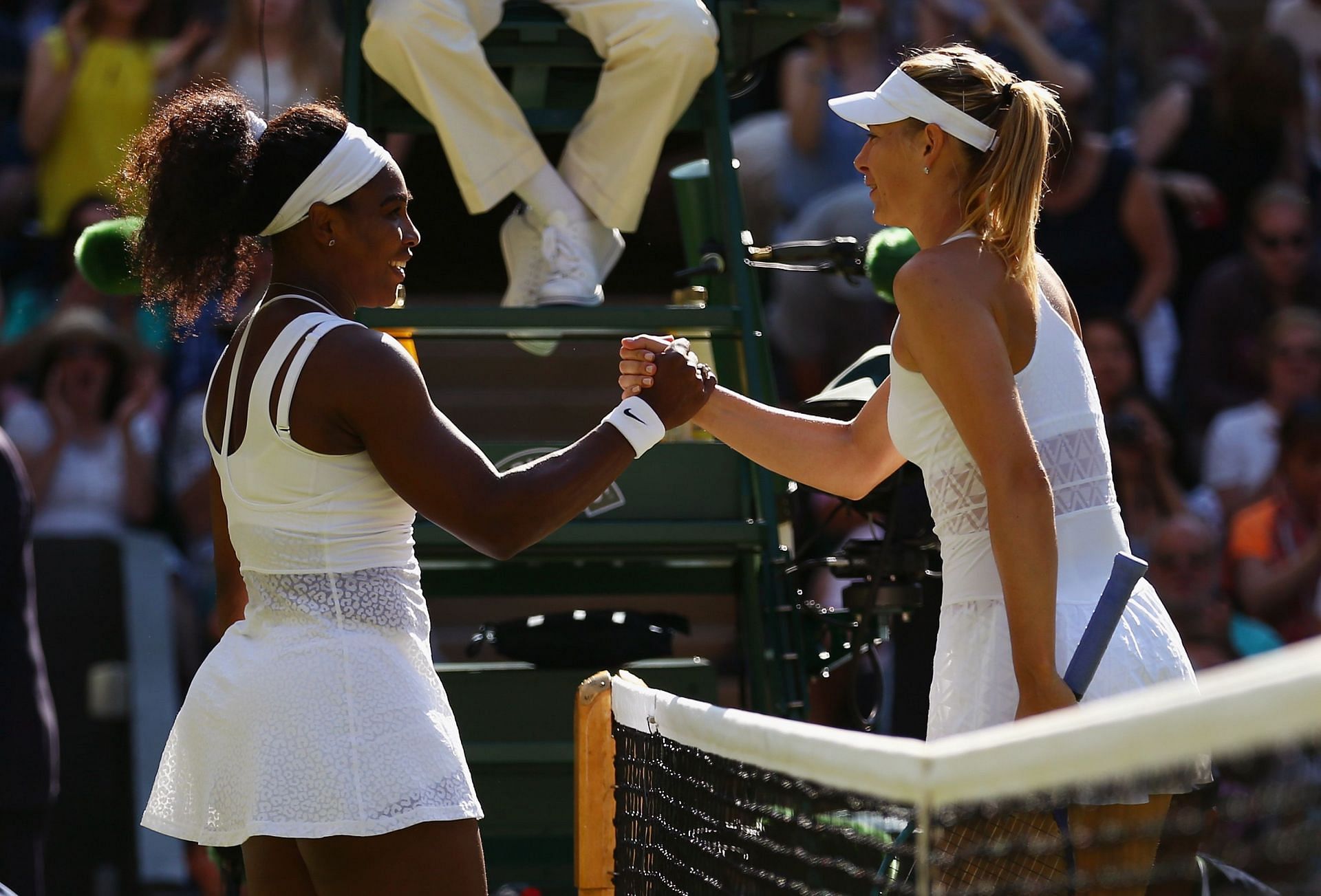 Serena Williams (L) and Maria Sharapova