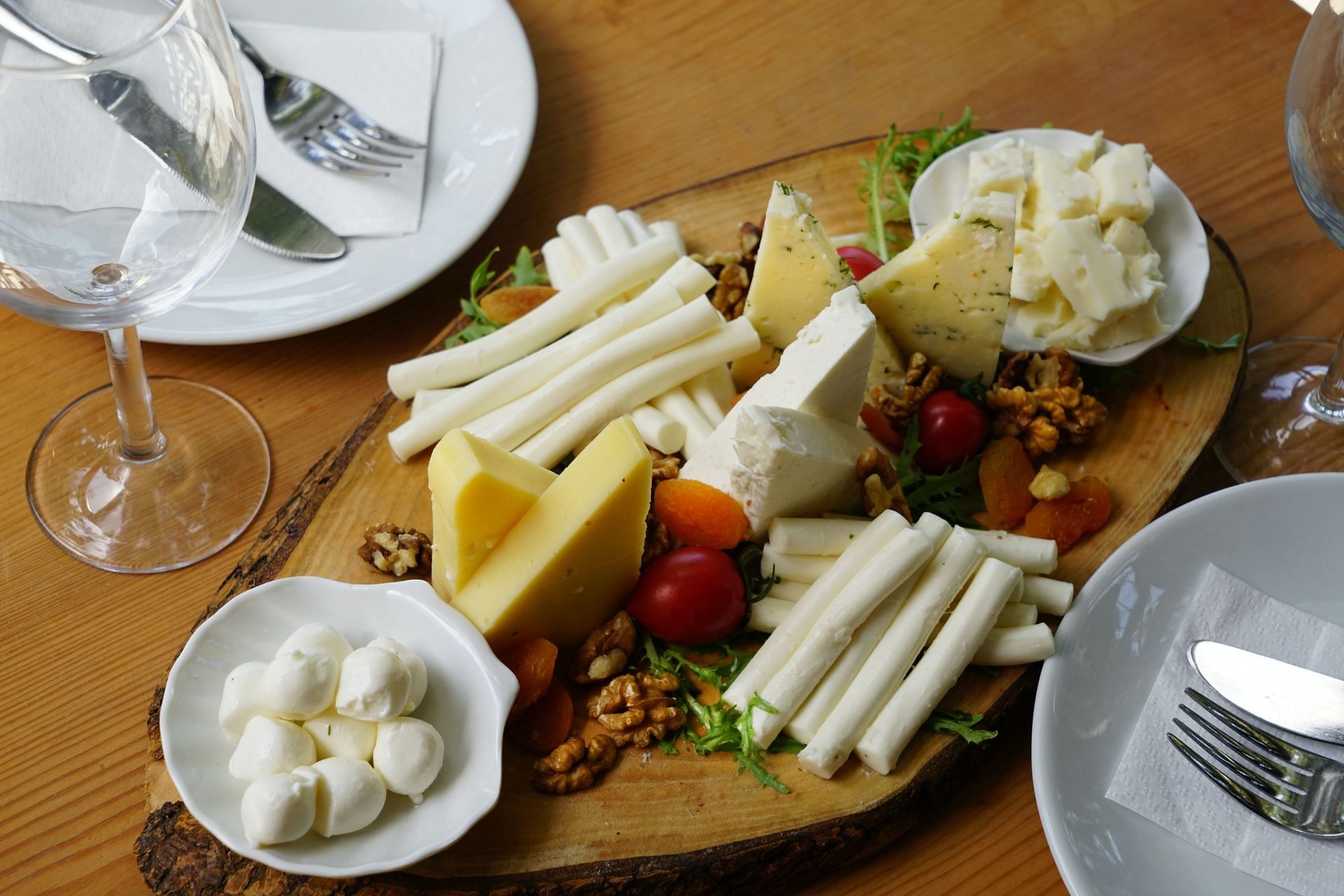 Health benefits of cheese depend on type and quantity consumed. (Image via Pexels/ Engin Akyurt)