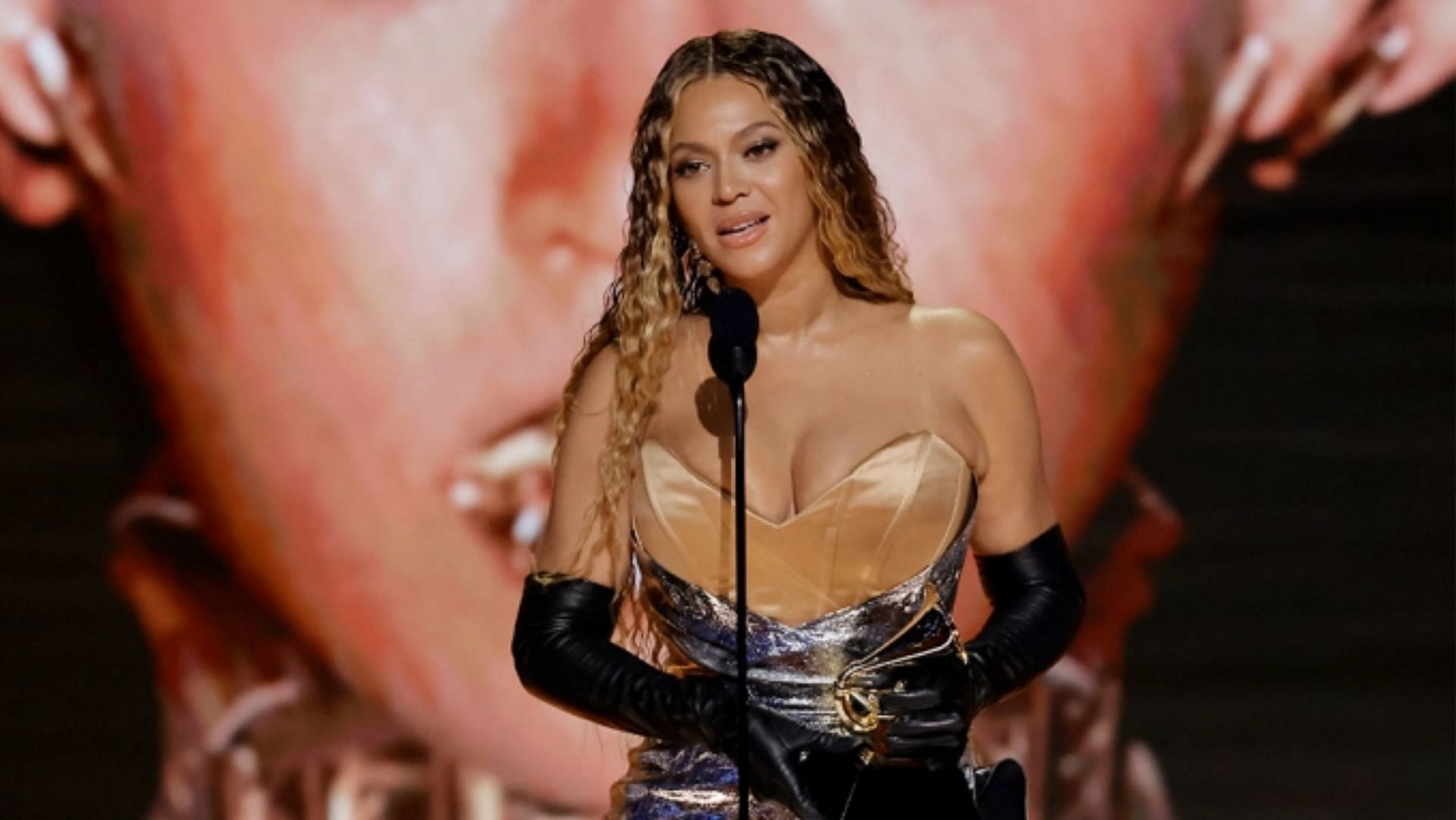 Beyonce honors her late Uncle Johnny in her Grammy acceptance speech on Sunday, February 5. (Image via Getty Images)