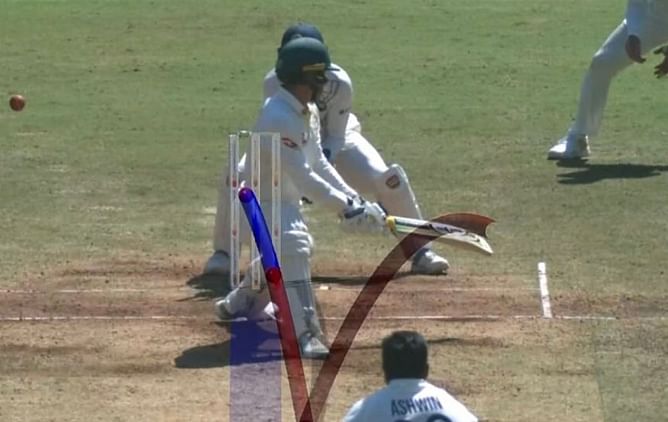 "The bowler knows exactly what you are trying to do" - Dinesh Karthik on Alex Carey's over-reliance on sweep shots in 1st IND vs AUS Test