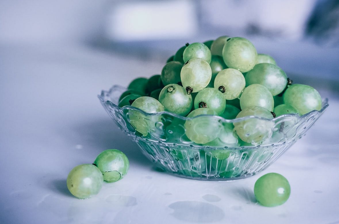 Loaded with Vitamins: Calories in green grapes (image via unsplash/Jerry Wang)