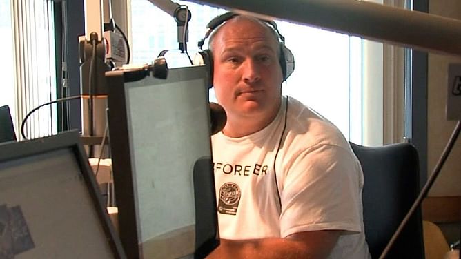 What happened to Joe Staysniak? Ex-NFL OL arrested for two counts of battery against his son