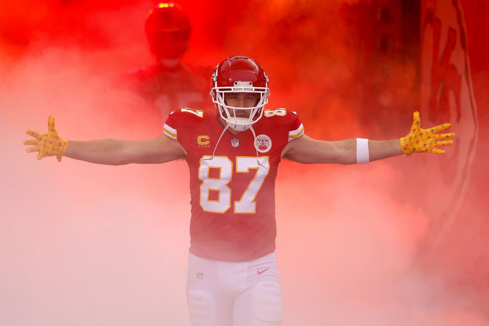 Patrick Mahomes, Travis Kelce move into second place for most playoff TDs  by QB-pass catcher duo