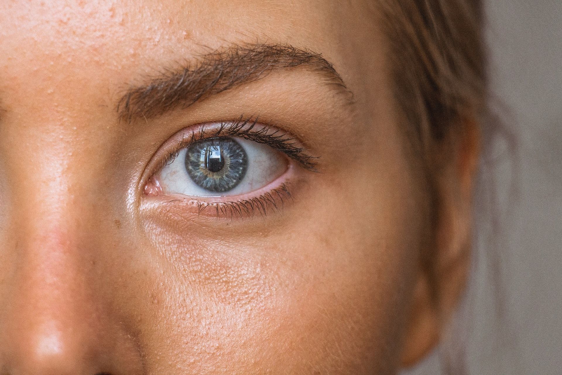 Under eye treatment (Photo via Amanda Dalbj&ouml;rn/Unsplash)