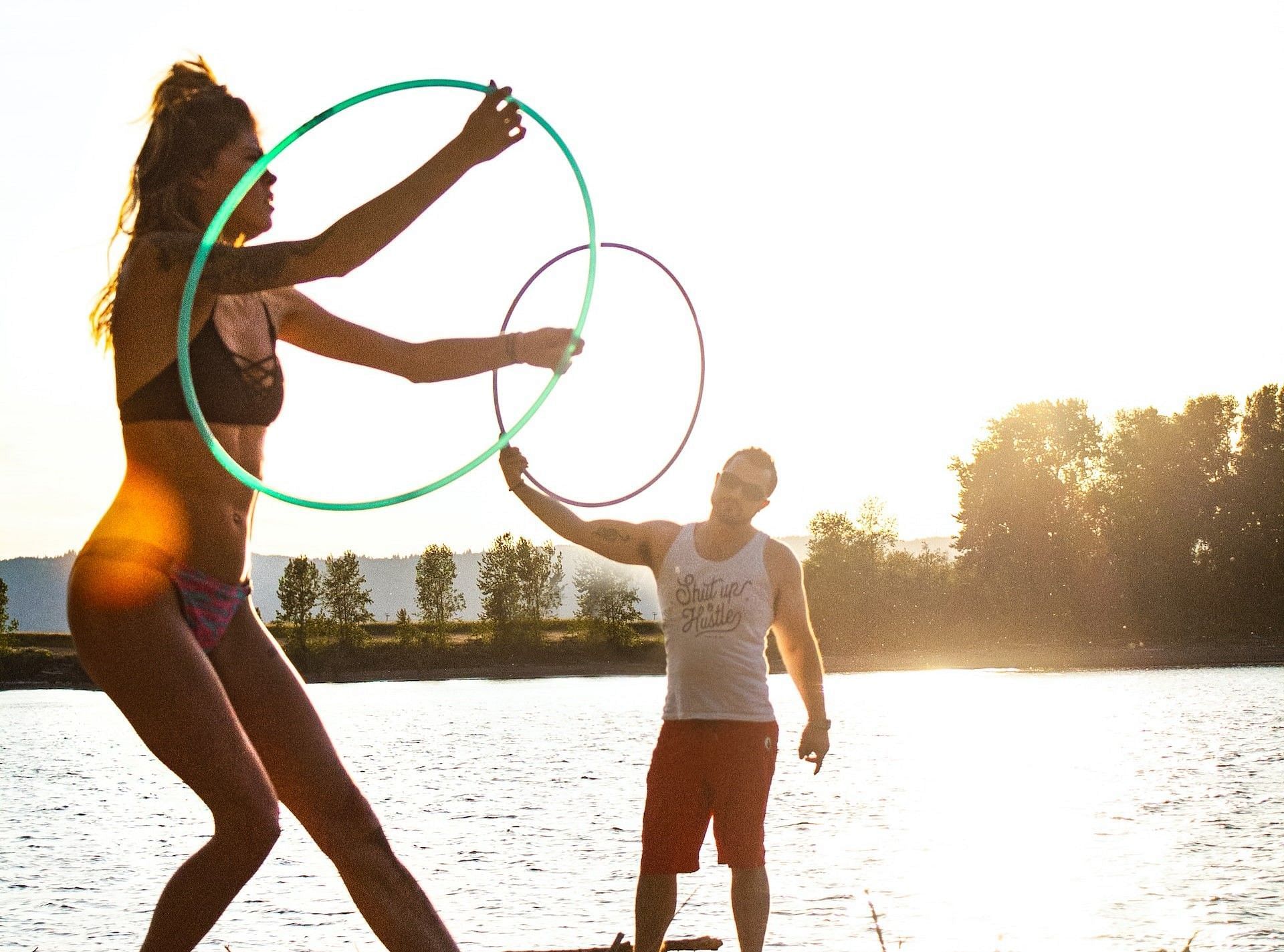 Hula Hoop Workouts for Fitness and Weight Loss - Do They Work