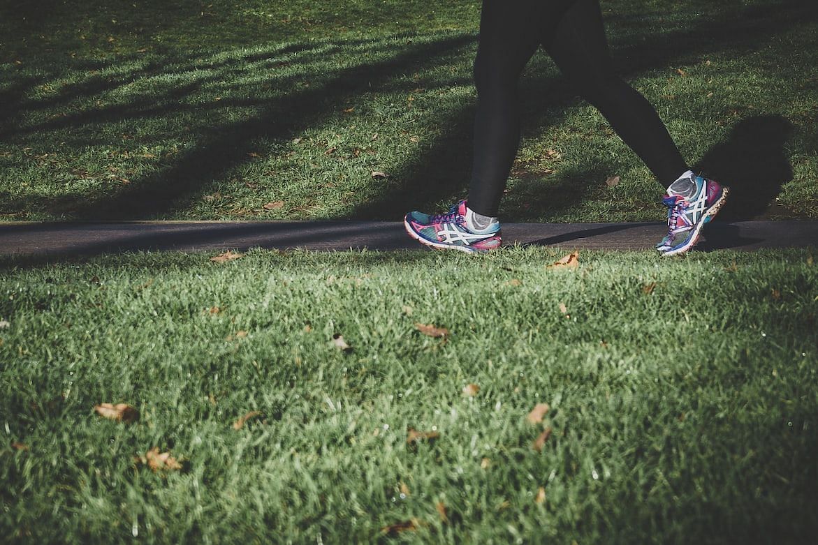 Walking is a great exercise for healthy heart(Arek Adeoye/ Unsplash)