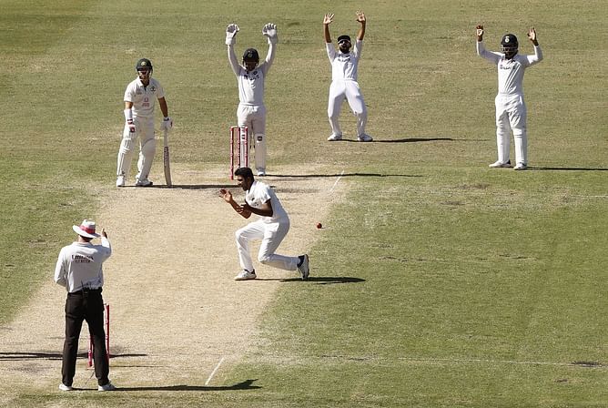 "I don't think it will be a huge challenge" - Irfan Pathan expects Ravichandran Ashwin to get the better of David Warner