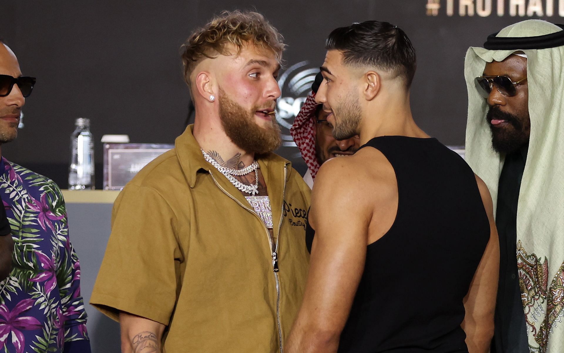 Jake Paul (left) Tommy Fury (right) 