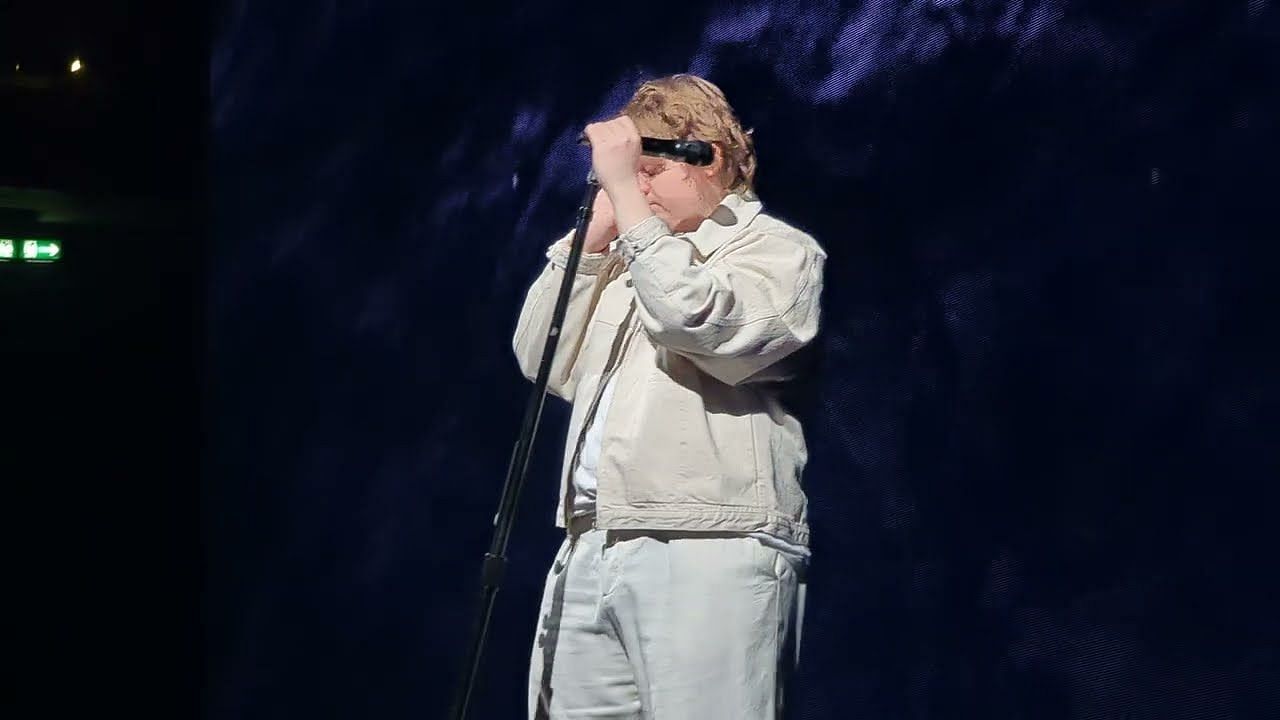 Lewis Capaldi get Tourette Tics During a Live Concert: Syndrome Explained (Image via Youtube/spookyrenegade)