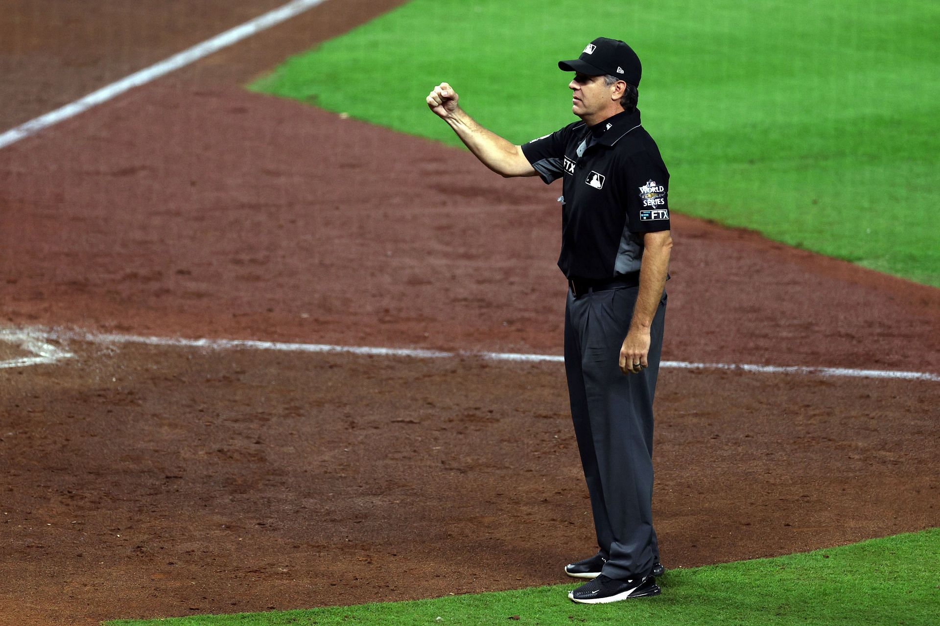 Braves-Red Sox game ends in a tie due to new MLB pitch clock rules 