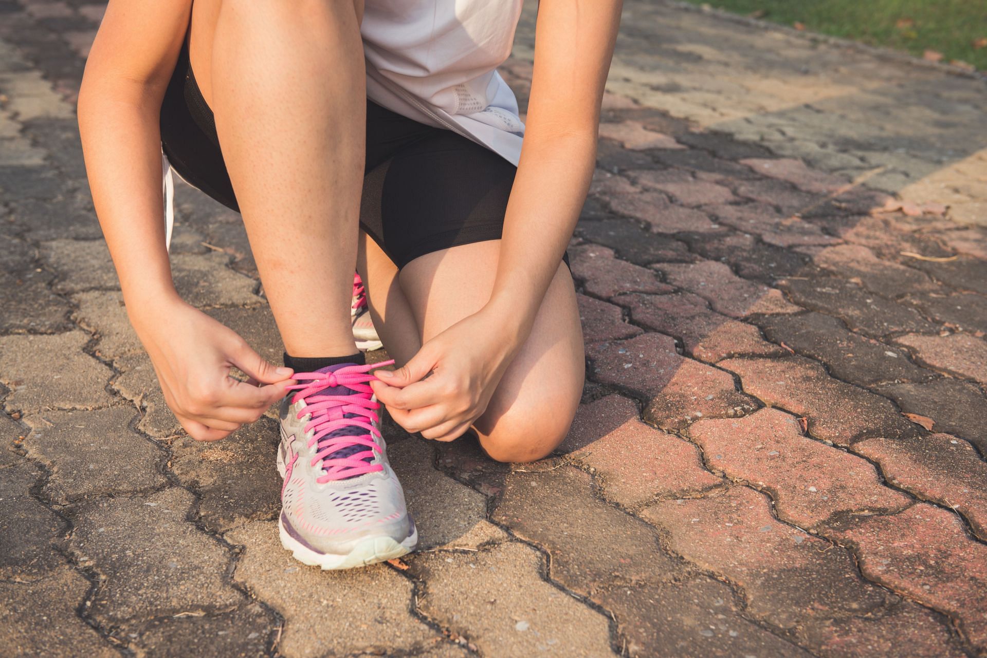 Running is an excellent way to stay fit. (Image via Pexels/Tirachard Kumtanom)