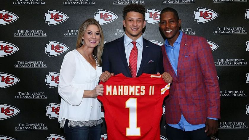 Minnesota Twin Patrick Mahomes Sr. with his son : r/baseball