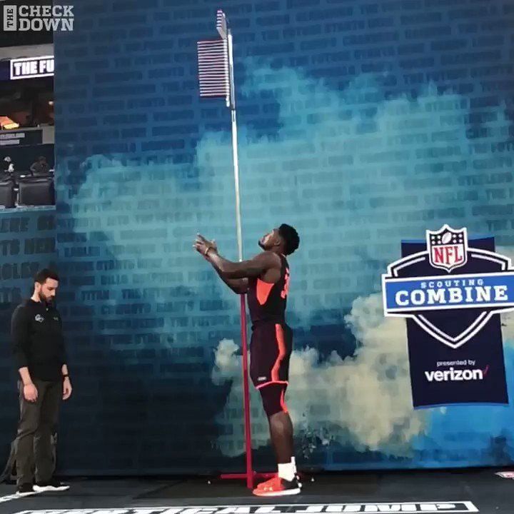 How does DK Metcalf's vertical jump compare to other wide receivers at the  Combine?