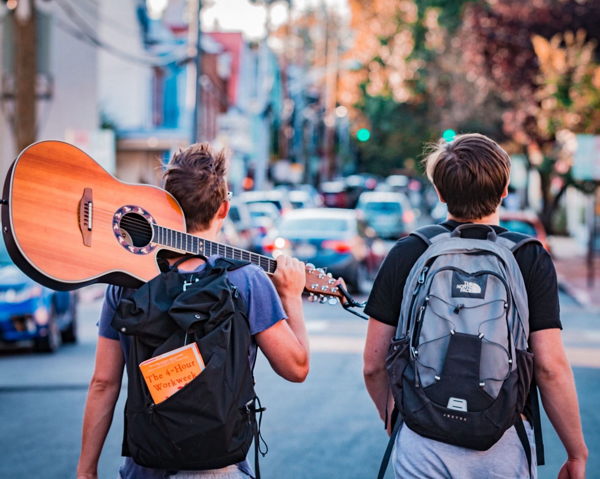 Nomadic lifestyle is popular among young generation. (Image via Unsplash / Austin Distel)