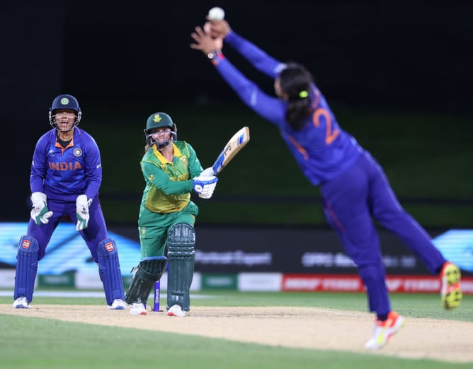 5 best catches in the Women's T20 World Cup
