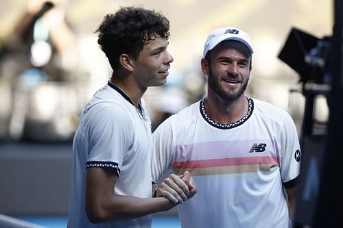 Paul and Shelton shaking hands after their match