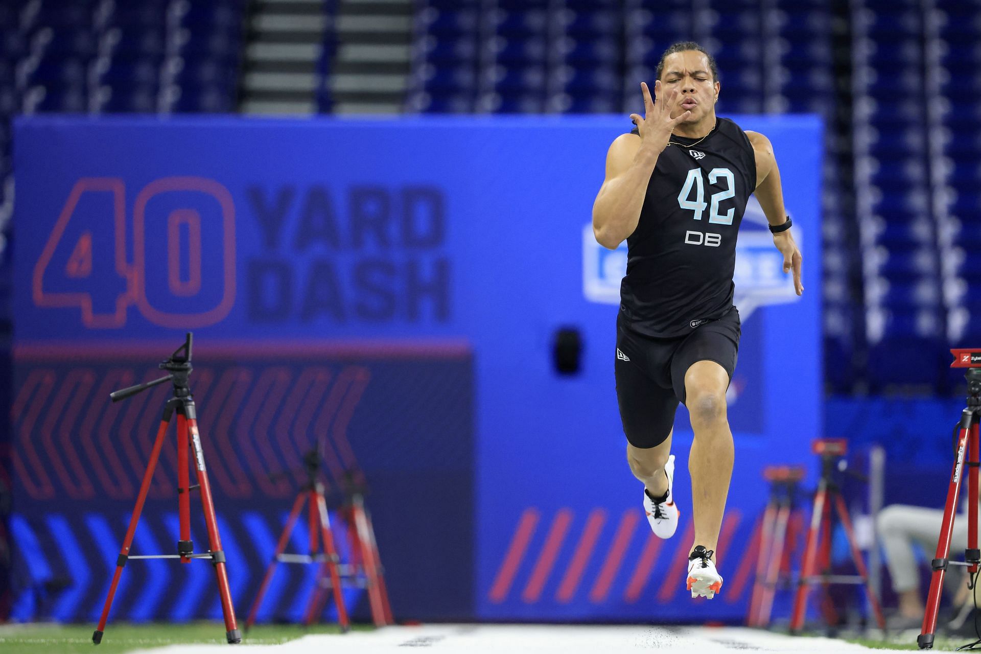 At the N.F.L. Combine, Players (and Agents) Question Its Relevance