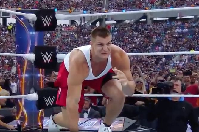 When Rob Gronkowski smothered Jinder Mahal with clothesline at WrestleMania 33