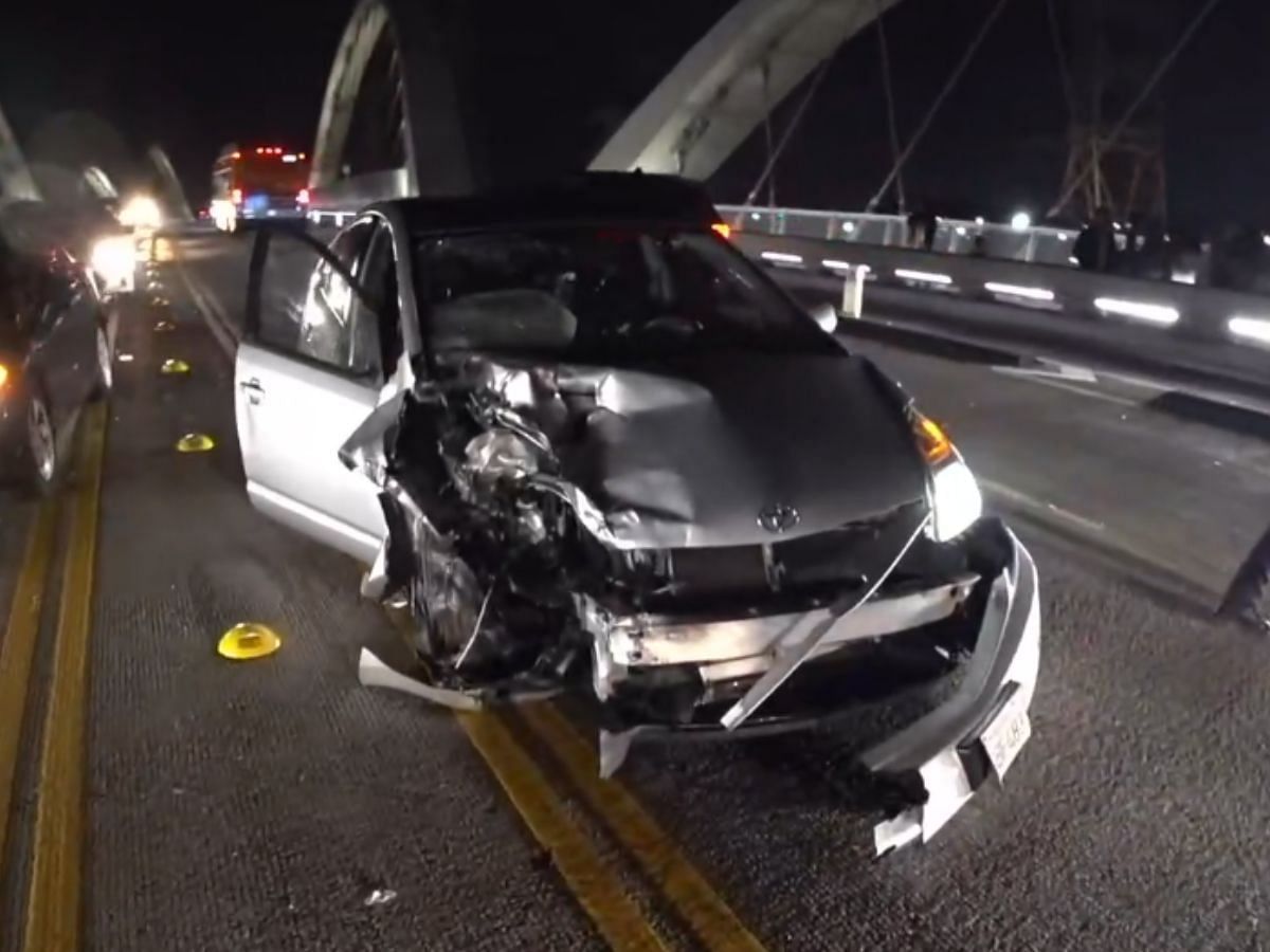 The speeding Prius was left in a wrecked state (Image via Twitch)