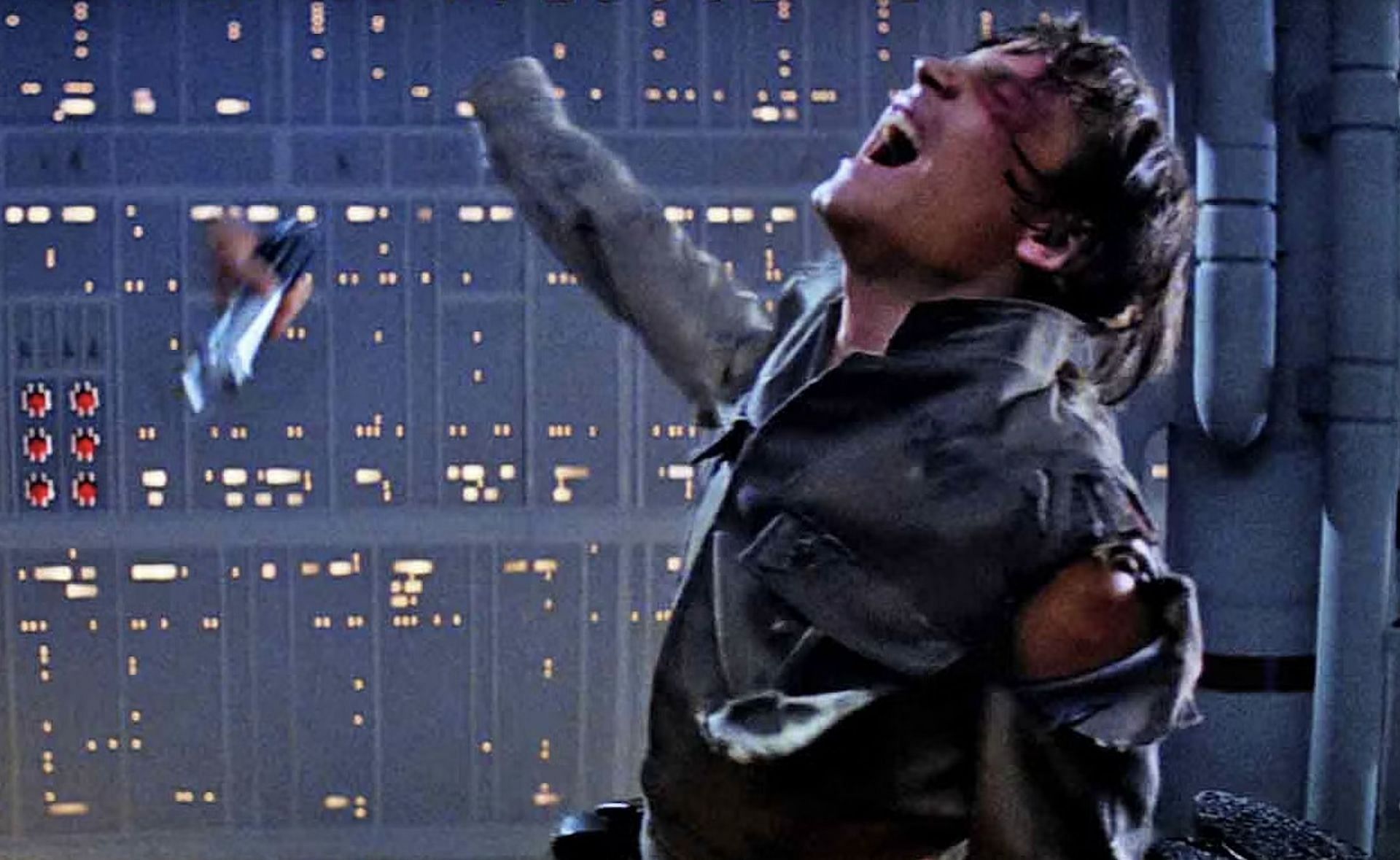 Luke Skywalker loses his hand in a lightsaber duel with Darth Vader (Image via Lucasfilm)