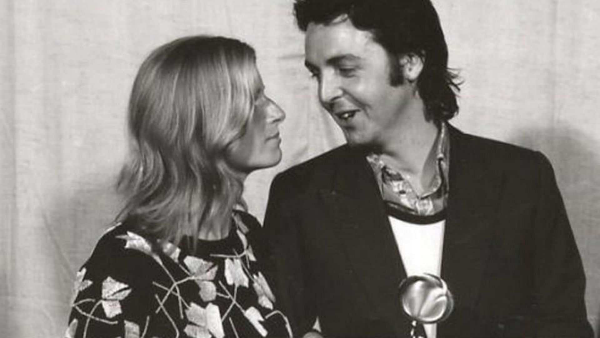 A still of Linda McCartney and Paul McCartney in the 1971 Grammys (Image Via Grammy Awards)