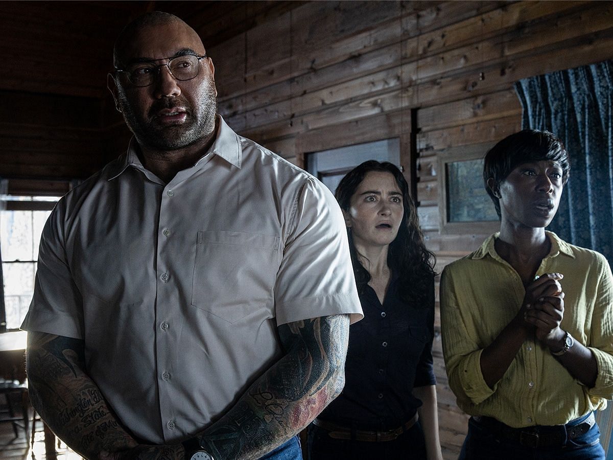 A still from Knock at the Cabin (Image via Universal)