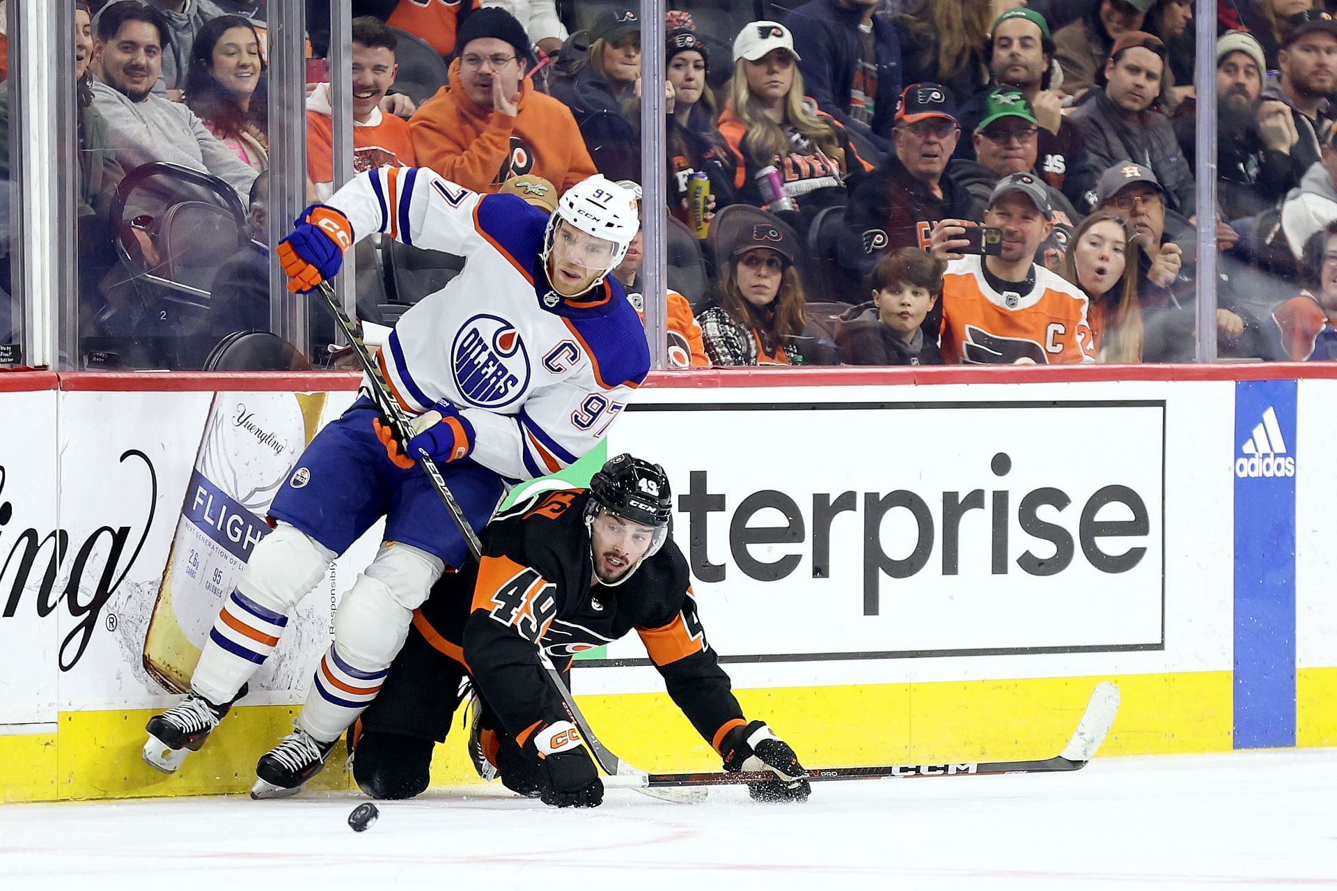 Connor McDavid in action during Edmonton Oilers v Philadelphia Flyers matchup