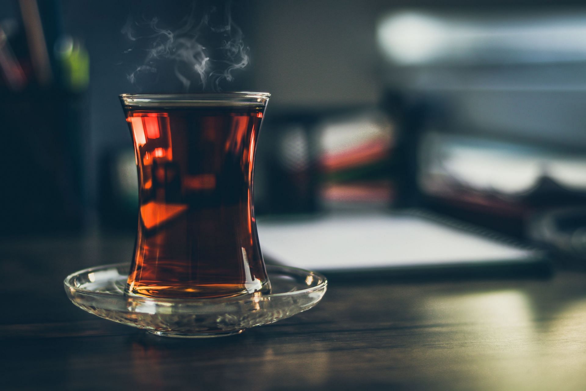 Treatments for diarrhea: Drinking tea can help with the diarrhea. (Image via Pexels / Hasan Albari)