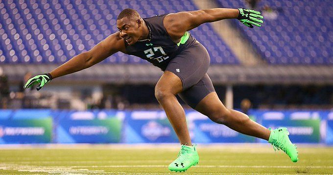 VIDEO: Chris Jones has wardrobe malfunction during 40-yard dash, hits the  deck