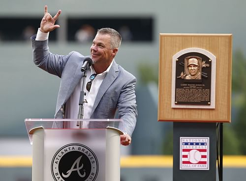 Milwaukee Brewers v Atlanta Braves ATLANTA, GA - AUGUST 10: Former Atlanta Braves third baseman and Hall of Fame inductee Chipper Jones addresses the crowd before the game against the Milwaukee Brewers at SunTrust Park on August 10, 2018 in Atlanta, Georgia. (Photo by Mike Zarrilli/Getty Images)