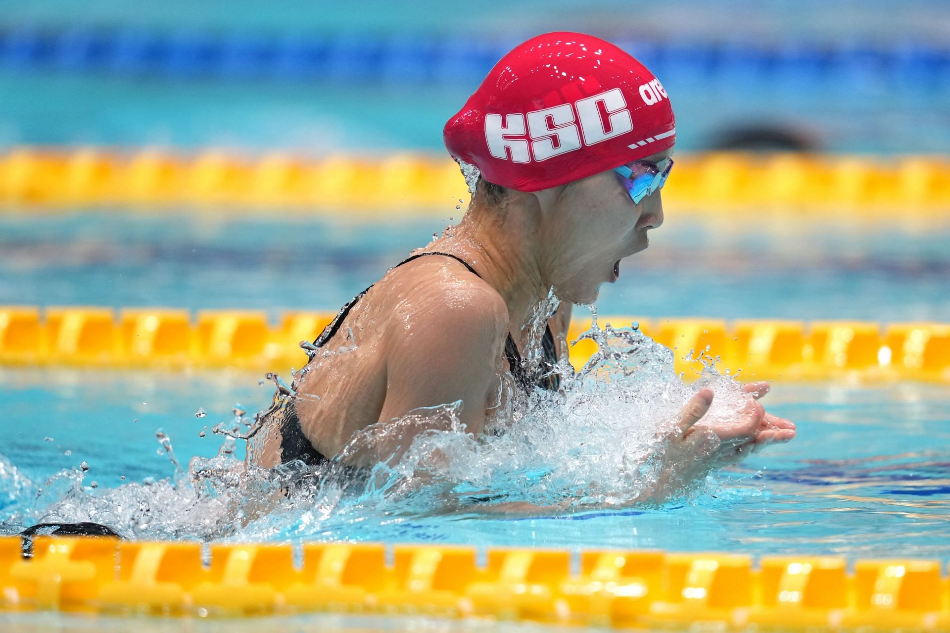 Mio Narita competes in the Women&#039;s 200m Individual Medley Final at the Swimming Japan Open in 2022