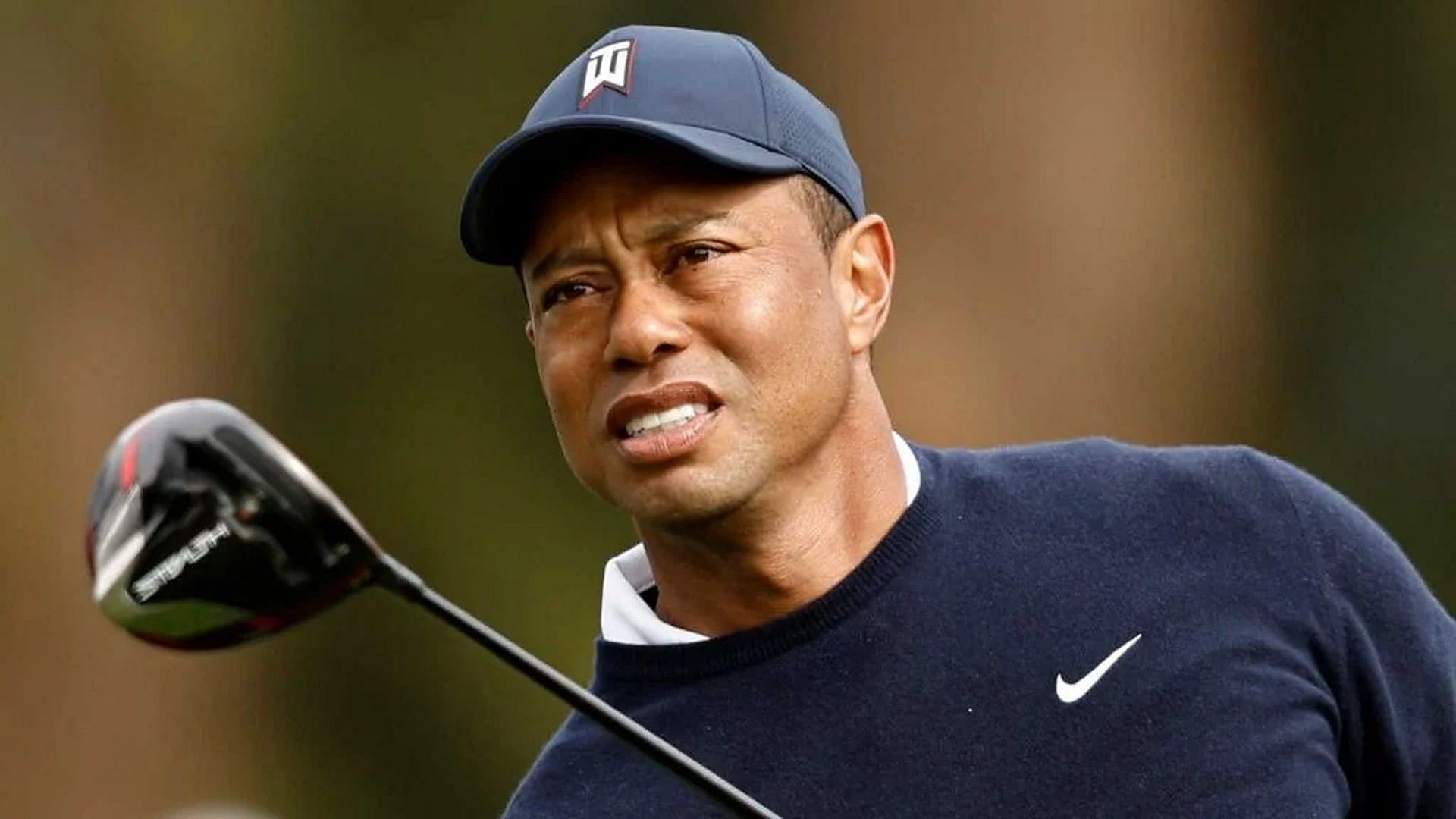 Tiger Woods hits perhaps one of the most unexpected golf shots of his ...