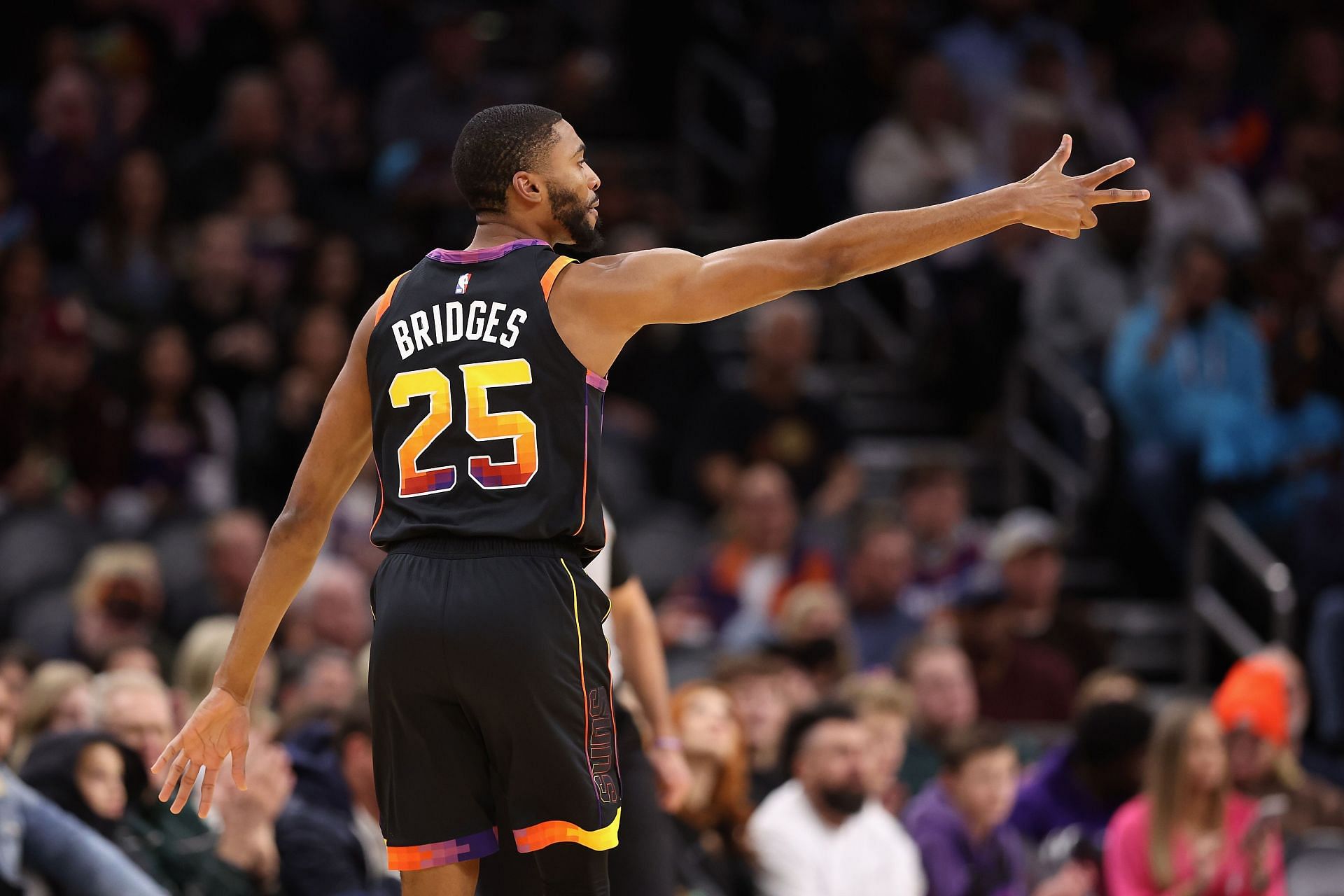 Mikal Bridges with the Phoenix Suns in 2023