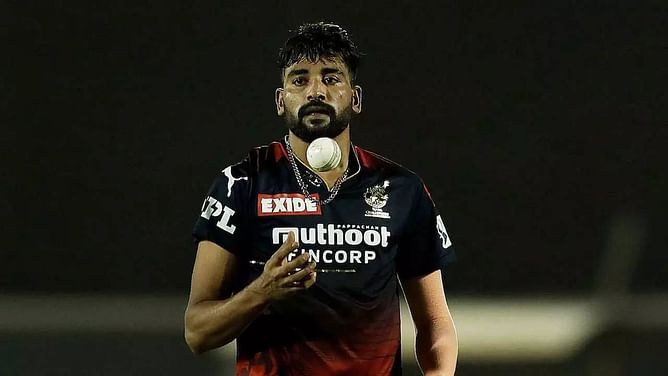 "आईपीएल ने मोहम्मद सिराज को असफलता से लड़ना सिखाया" - दिग्गज खिलाड़ी ने दी बड़ी प्रतिक्रिया