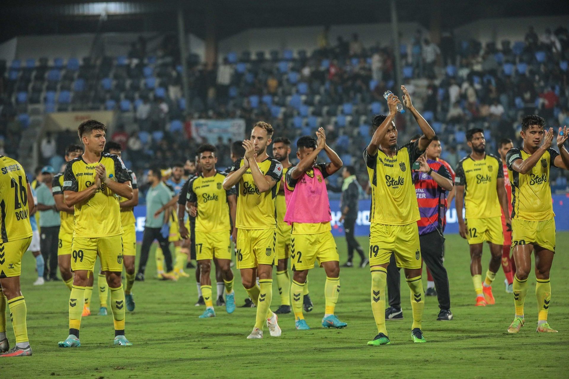 Can Hyderabad FC close the gap between them and Mumbai City FC? (Image Courtesy: Hyderabad FC Twitter)