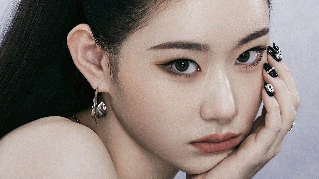 ITZY Chaeryeong allegedly harrassed by a Korean YouTuber (Image via Twitter/@ITZYofficial)