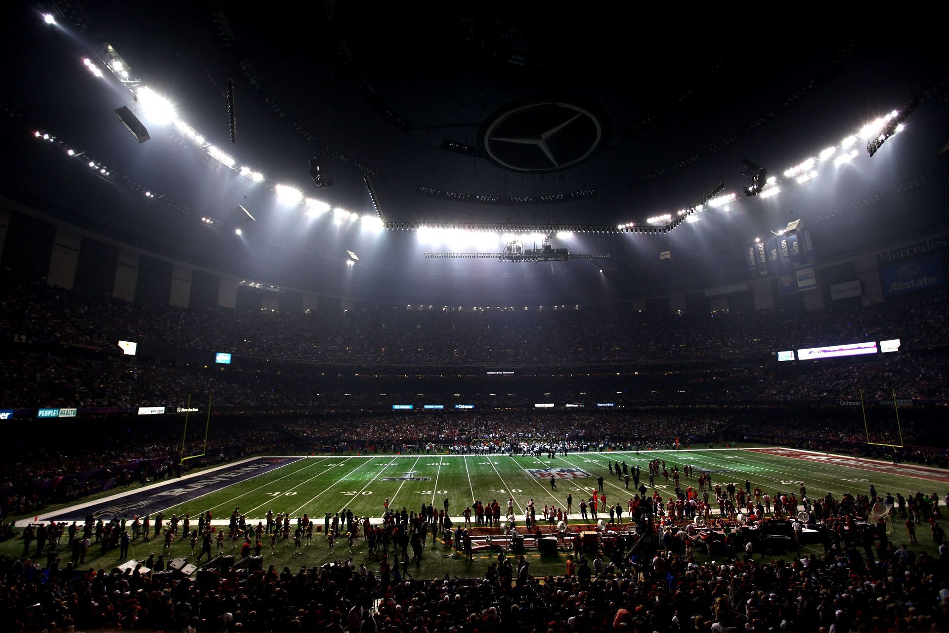 Giants-Cowboys game delayed by power outage caused by blown