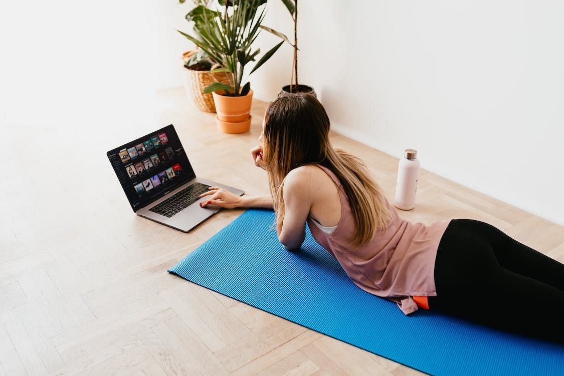 What to keep in mind while working out as a beginner (Image via Pexels/Karolina Grabowska)