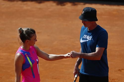 Simona Halep and former coach Darren Cahill share great camaraderie.