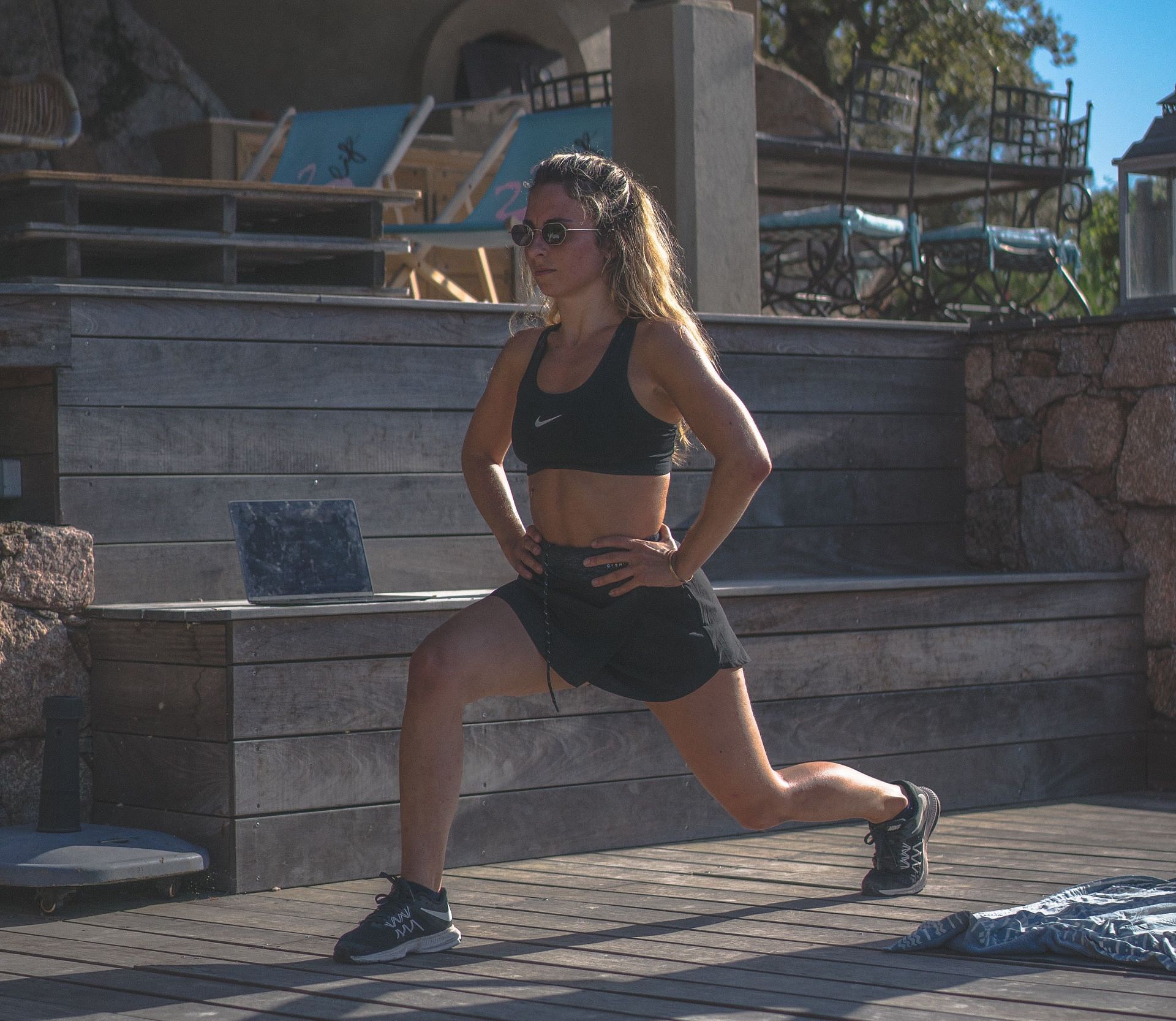 A workout for legs and glutes is a must for your weight loss journey. (Photo via Unsplash/Big Dodzy)