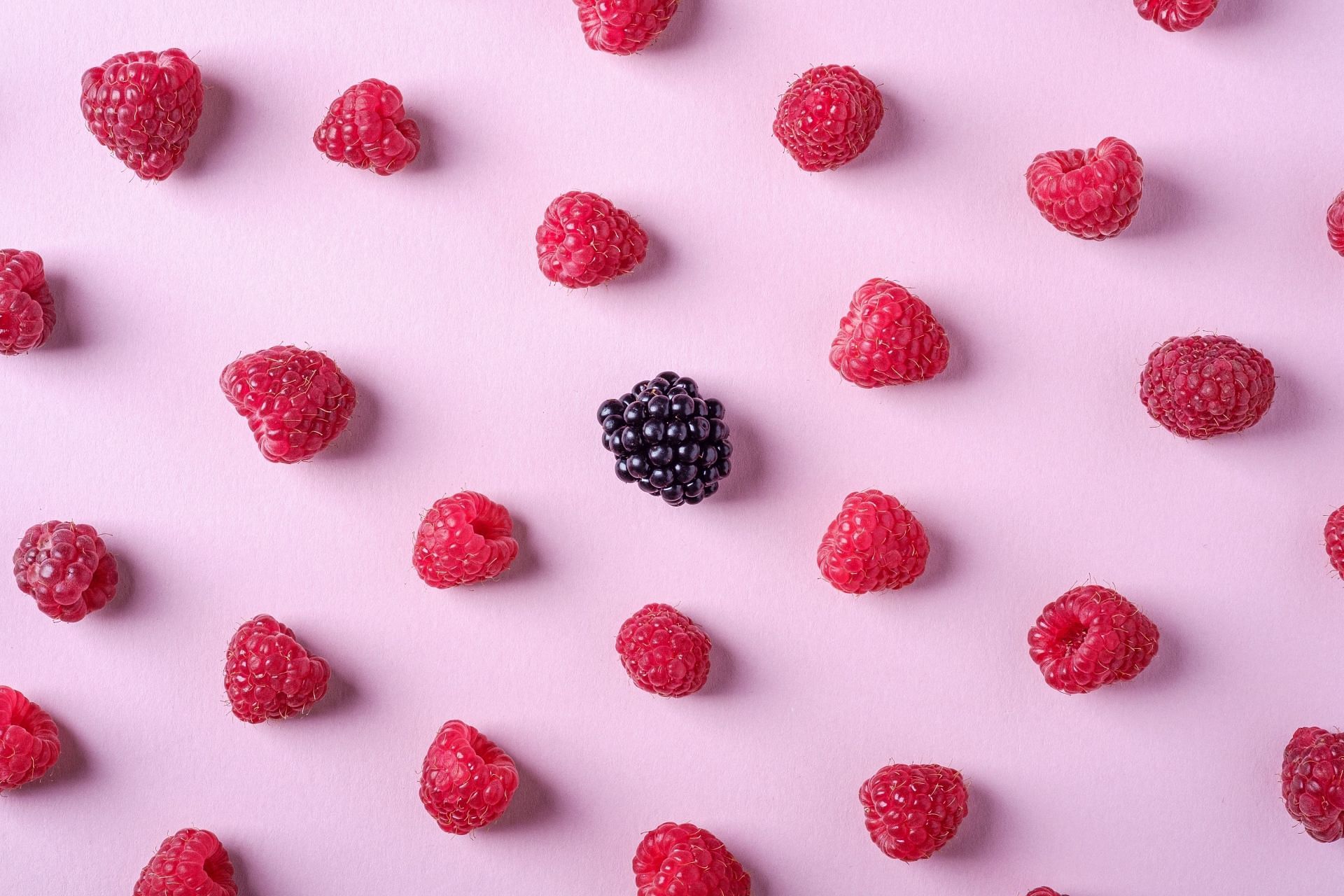 Raspberries come in different varieties. (Image via Unsplash/Rodion Kutsaiev)