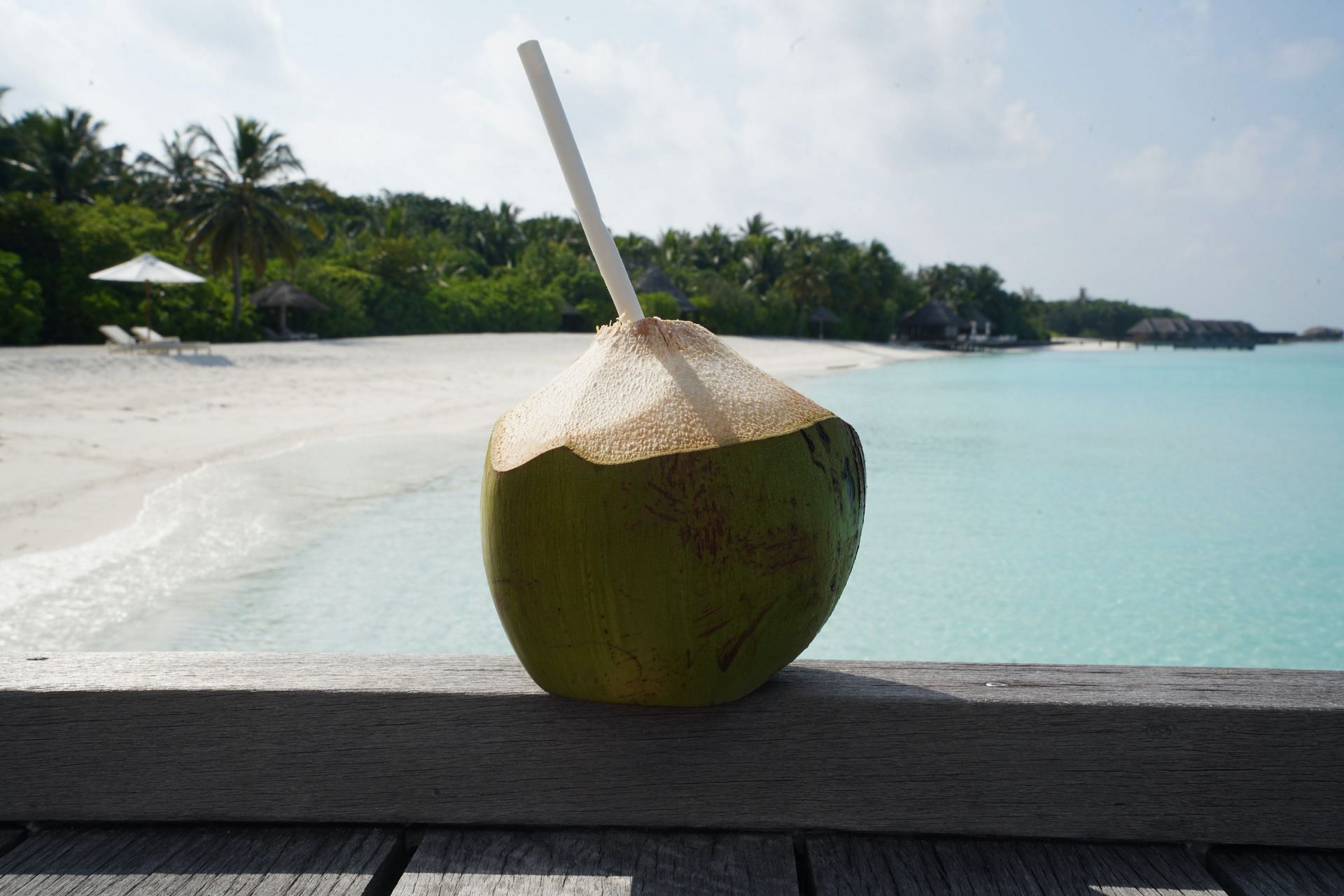 Coconut water is a soothing and refreshing drink for weight loss. (Image via Unsplash/Datingscout)