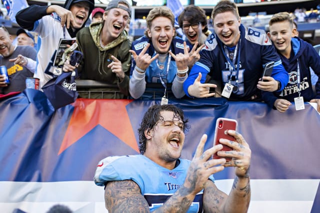 What is Taylor Lewan's net worth?