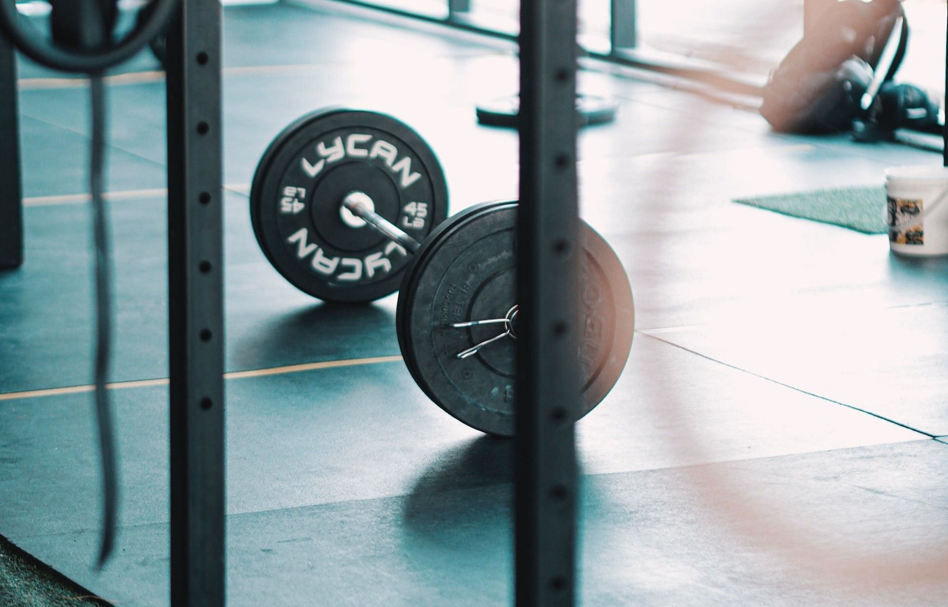 Basics of a beginner gym workout routine (Photo via Eduardo Cano Photo Co./Unsplash)