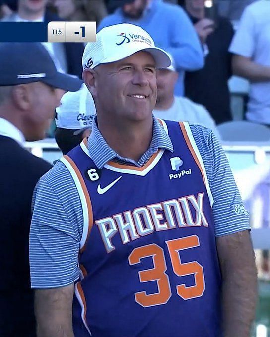 Stewart Cink is the new, improbable fan favorite at TPC Scottsdale after  rocking this Kevin Durant Suns jersey, This is the Loop