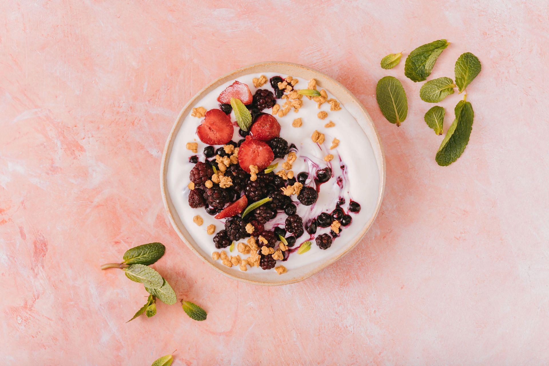 Greek yogurt is a great option when you are on a diet. (Image via Pexels/Antoni Shkraba)