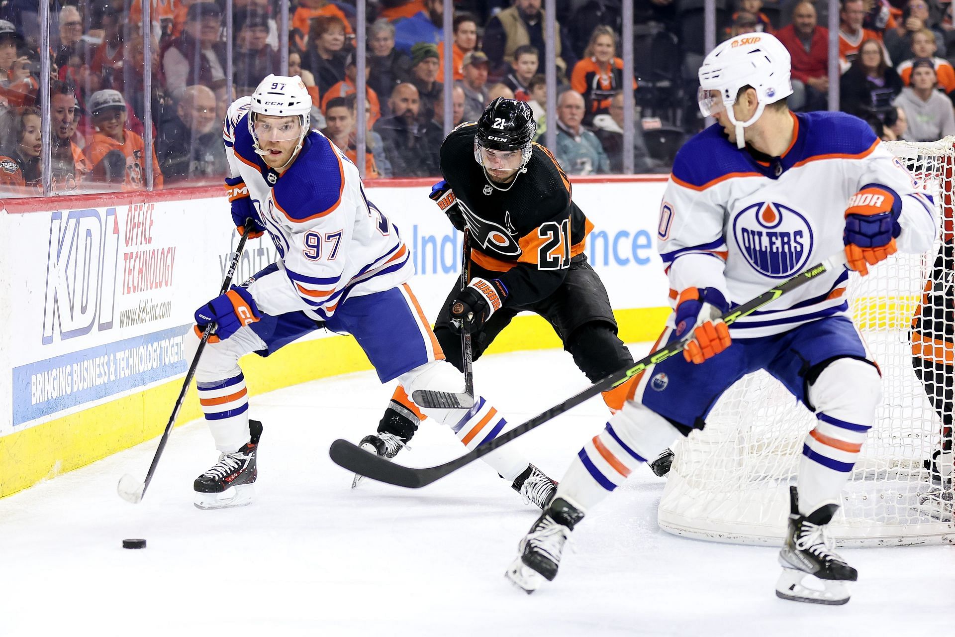 Edmonton Oilers v Philadelphia Flyers