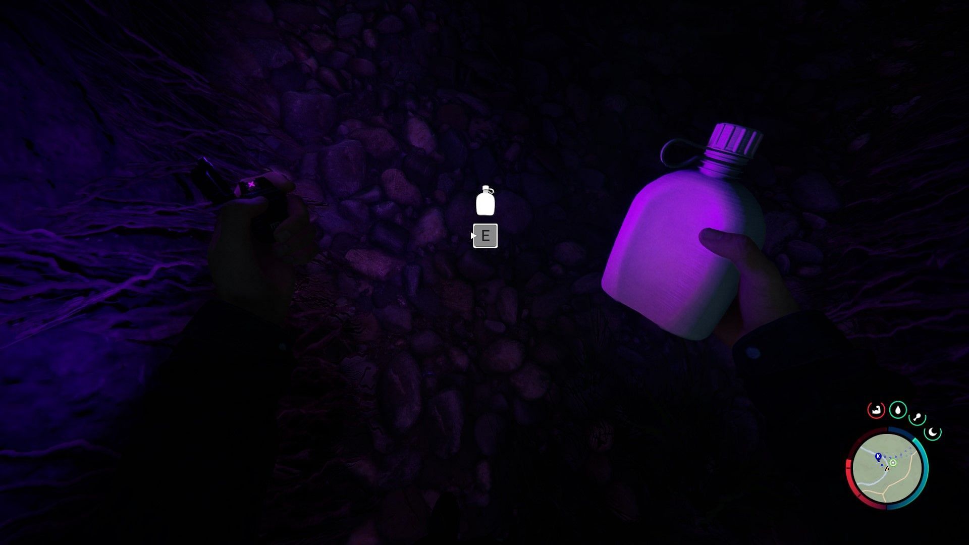 You can carry drinking water in a flask in Sons of the Forest (image via Endnight Games)